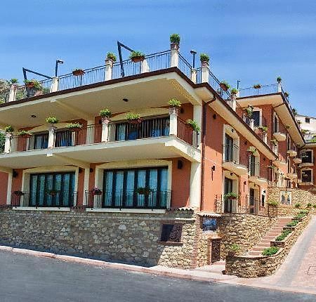 Agostiniana Hotel Santa Teresa Di Riva Bagian luar foto