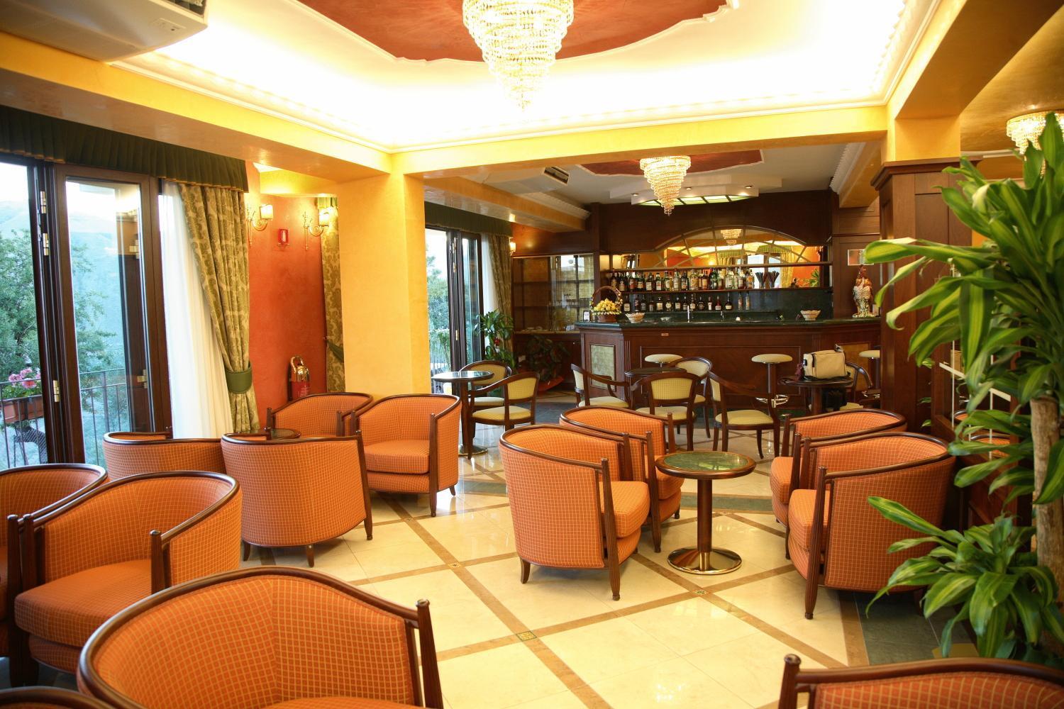 Agostiniana Hotel Santa Teresa Di Riva Bagian luar foto