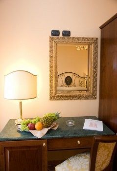 Agostiniana Hotel Santa Teresa Di Riva Bagian luar foto