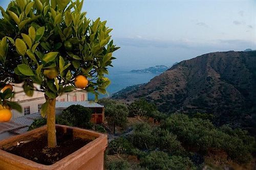 Agostiniana Hotel Santa Teresa Di Riva Bagian luar foto